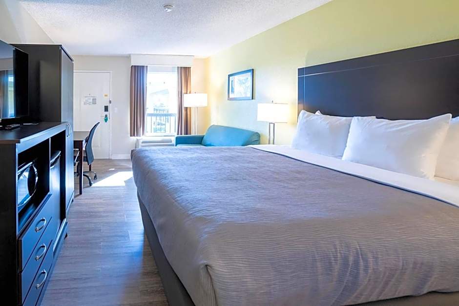 Quality Inn Palm Beach International Airport