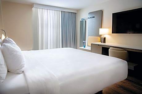 Standard Room, 1 Queen Bed