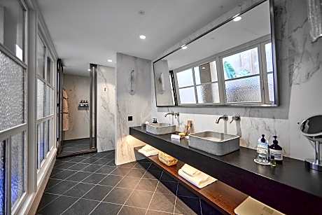 JOY-JUNIOR SUITE 2 ADULTS + 1 CHILD