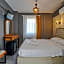 La Mira Suites