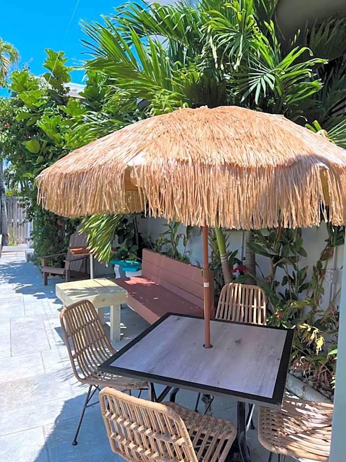 Tiana Beach Inn