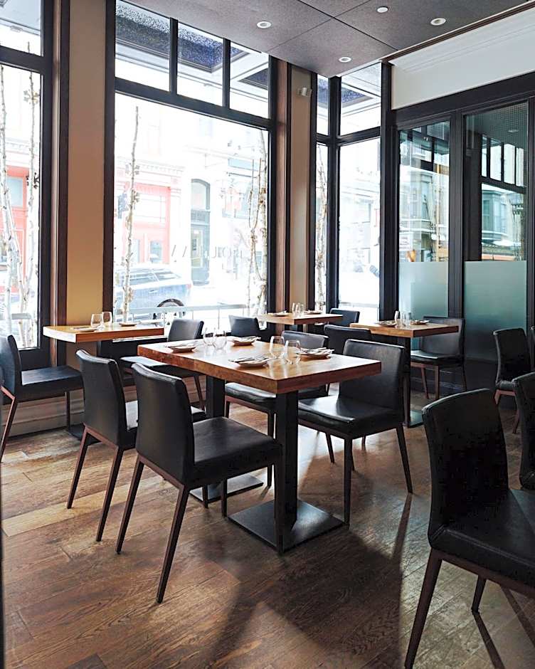 Manoir Victoria Hotel