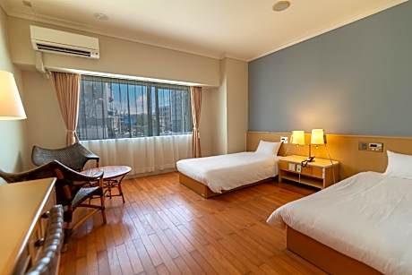 Town-View 2nd Floor Barrier-Free Room - Non-Smoking