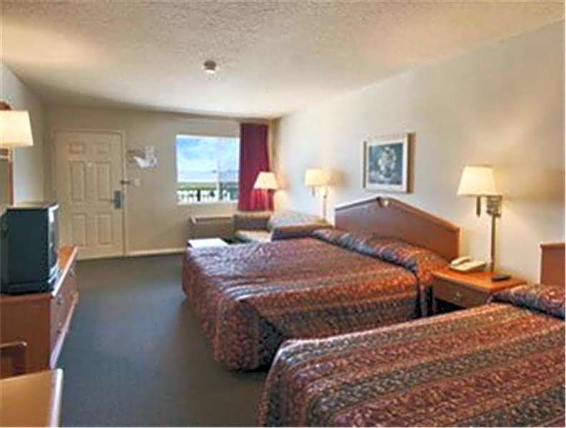 Summit Inn Hempstead