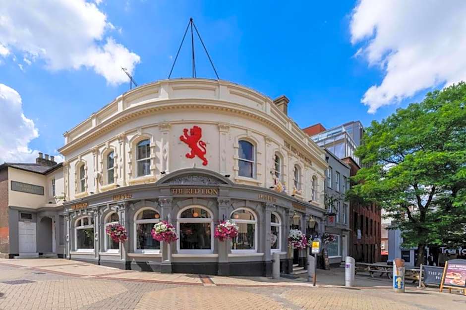 OYO The Red Lion Hotel