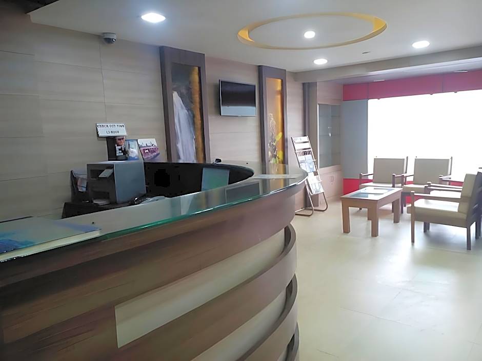 Hotel Preethi Palace