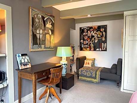 Canal Room