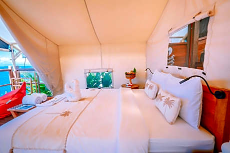 Deluxe Double Room with Balcony and Sea View