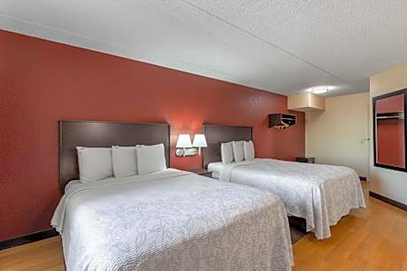 Deluxe 2 Queen Beds Smoke Free