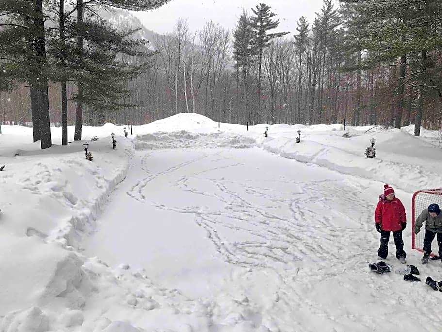 Attitash Mountain Village Studio - Slope View - Ski - Storyland