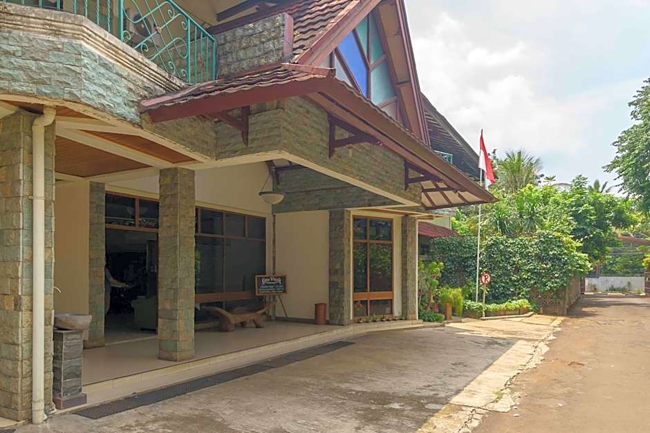 RedDoorz Plus near Kemang Raya