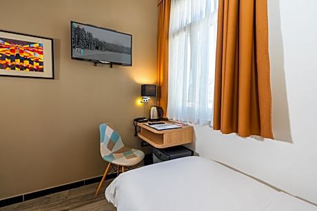 Single Room with Private Bathroom