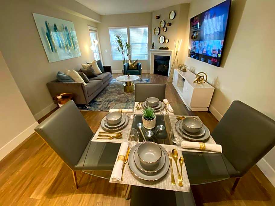 Lux One Bedroom Condo with Garden View