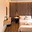 Chrispy City Living ex Nefeli