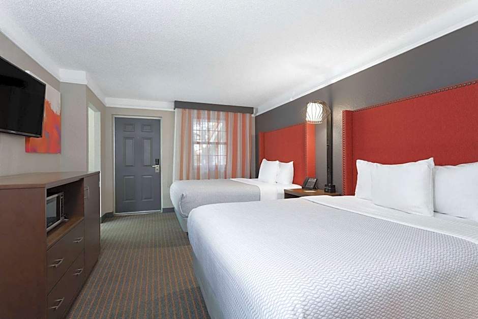 La Quinta Inn & Suites by Wyndham Pensacola