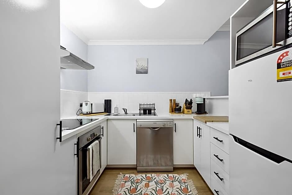 Exclusive Northbridge Apt w Wi-Fi Pool