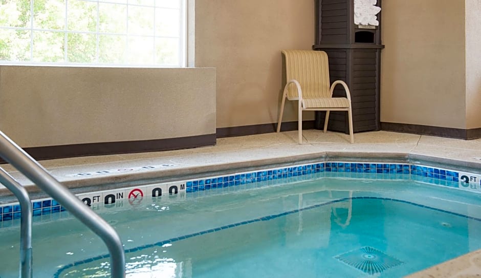 Holiday Inn Express Le Claire Riverfront-Davenport, an IHG Hotel