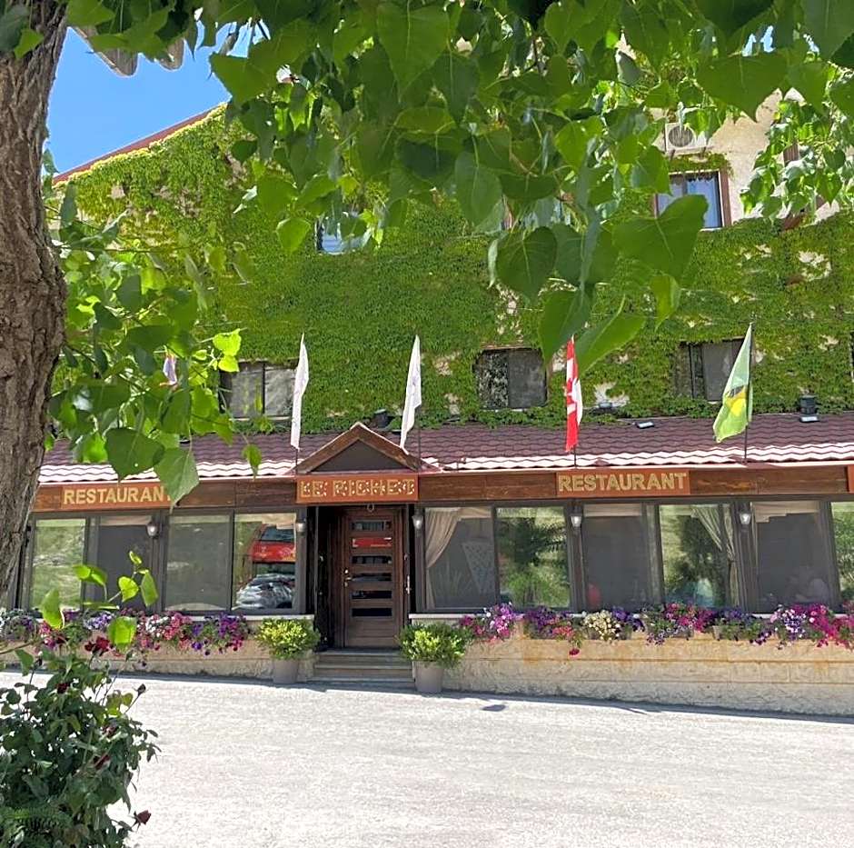 Le Cedrus Hotel