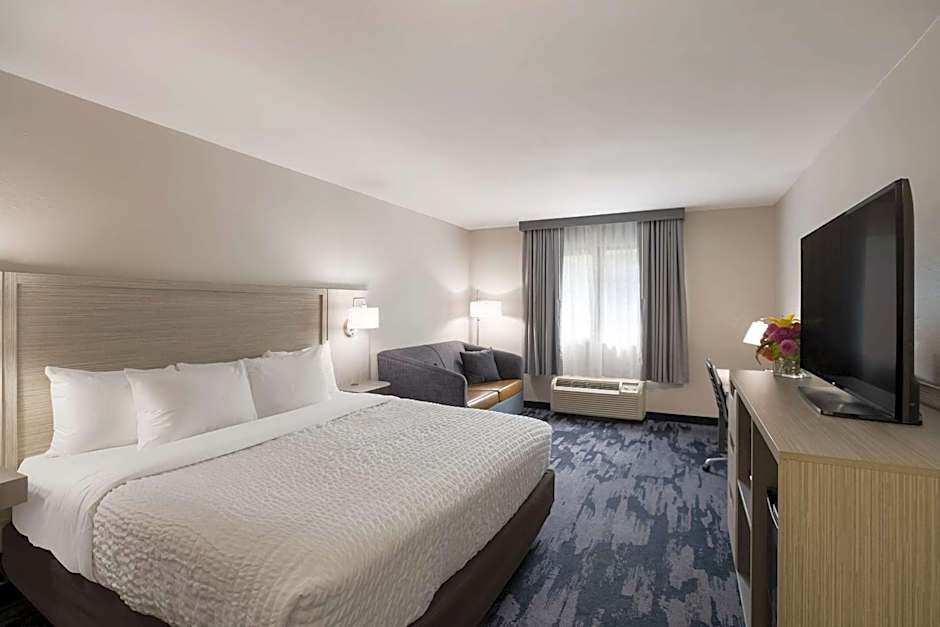 Clarion Pointe Sylva near Cherokee Area