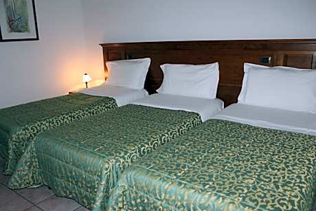 Two-Bedroom Apartment (5 Adults)