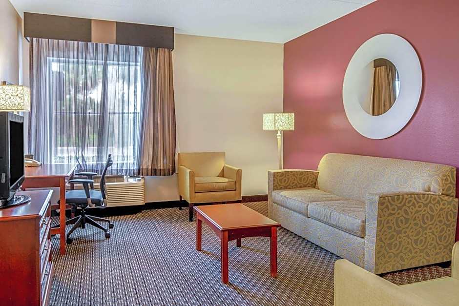 La Quinta Inn & Suites by Wyndham Naples East - I-75