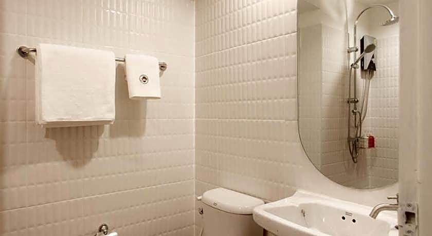 Hotel Papa Bangkok Siriraj