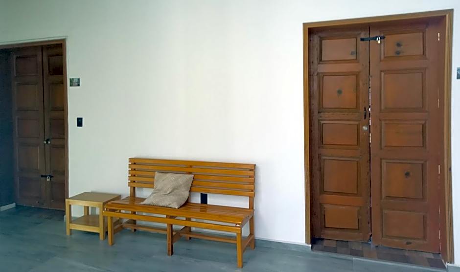 El Salto de Camela - Vera y Espín Hostal