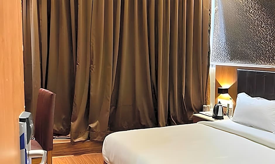 FabHotel Azure - Nr. Mumbai International Airport