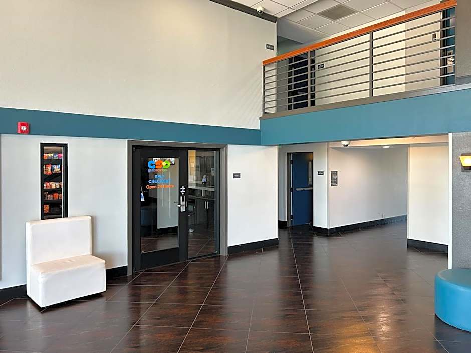 Studio 6 Suites Carson, CA