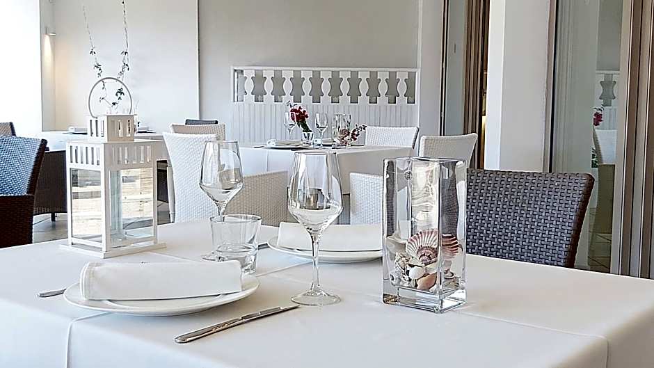 Akrogiali Exclusive Hotel (Adults Only)