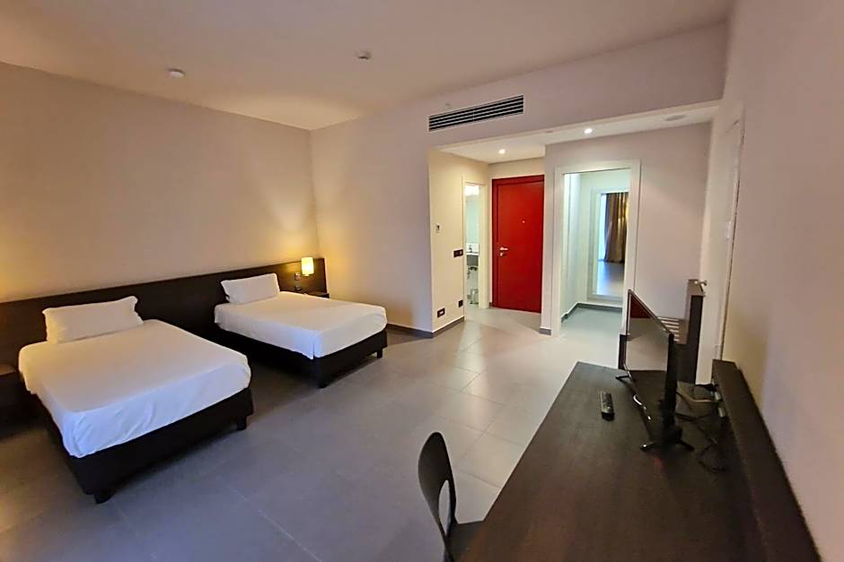 Inn Naples Airport