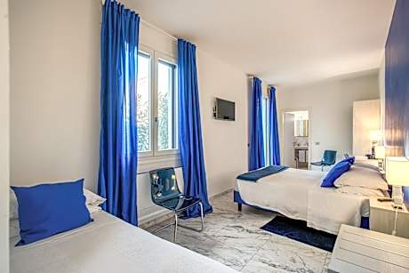 Junior Suite with Garden View