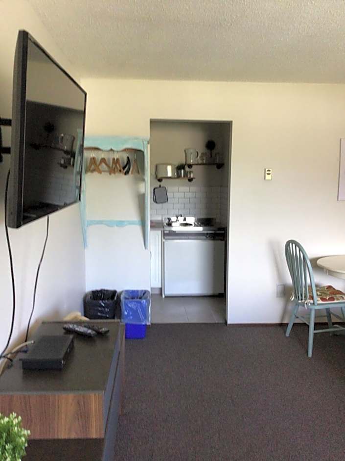 Christina Lake Motel and RV Park