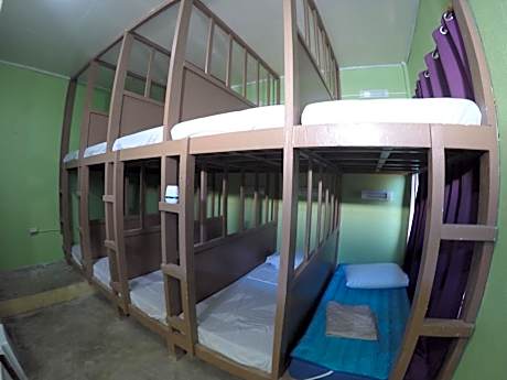 10-Bed Barkada Dorm Room