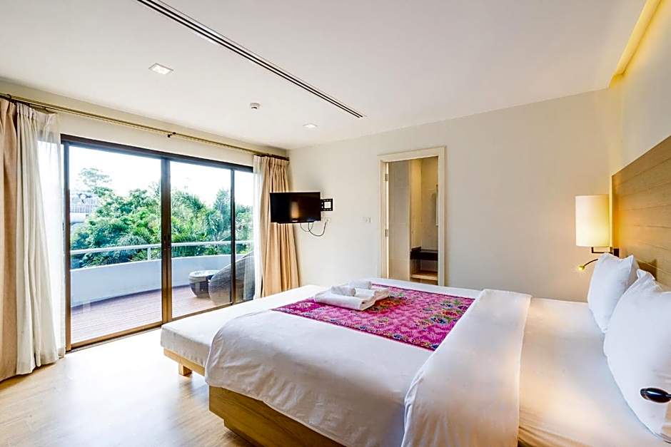 Photo 1 of 20 of Deluxe, Balcony
