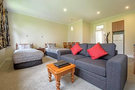 Twin Studio Apartment