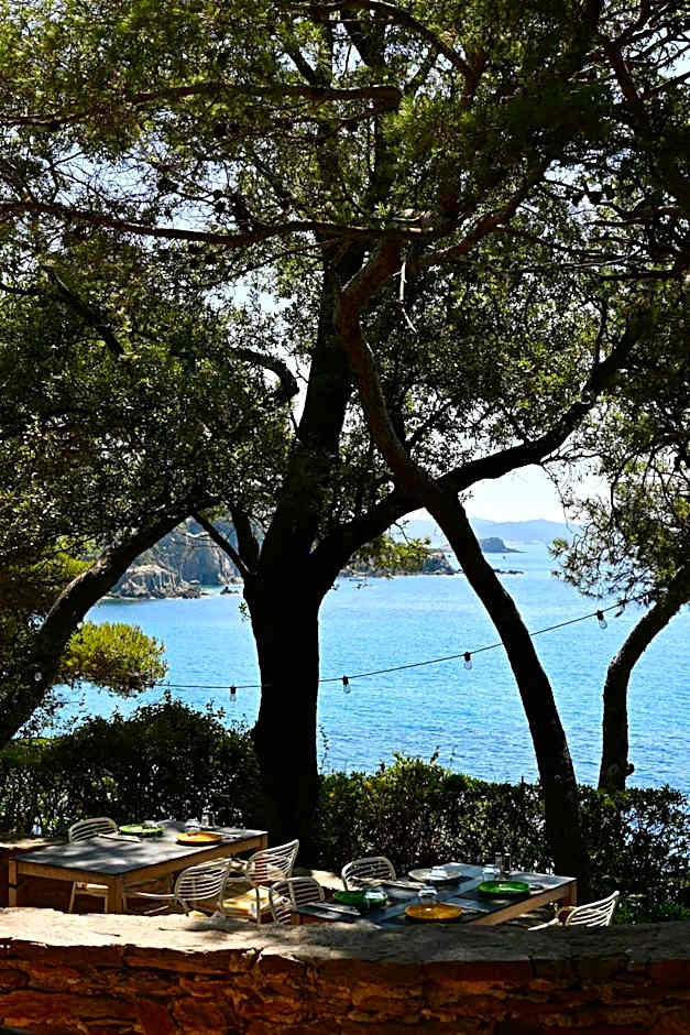 Hôtel Le Provençal - Rénové en 2025 - Bord de Mer
