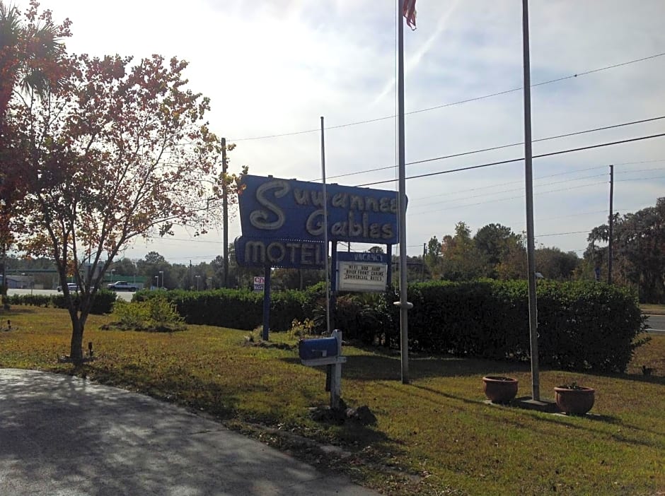 The Suwannee Gables Motel & Marina