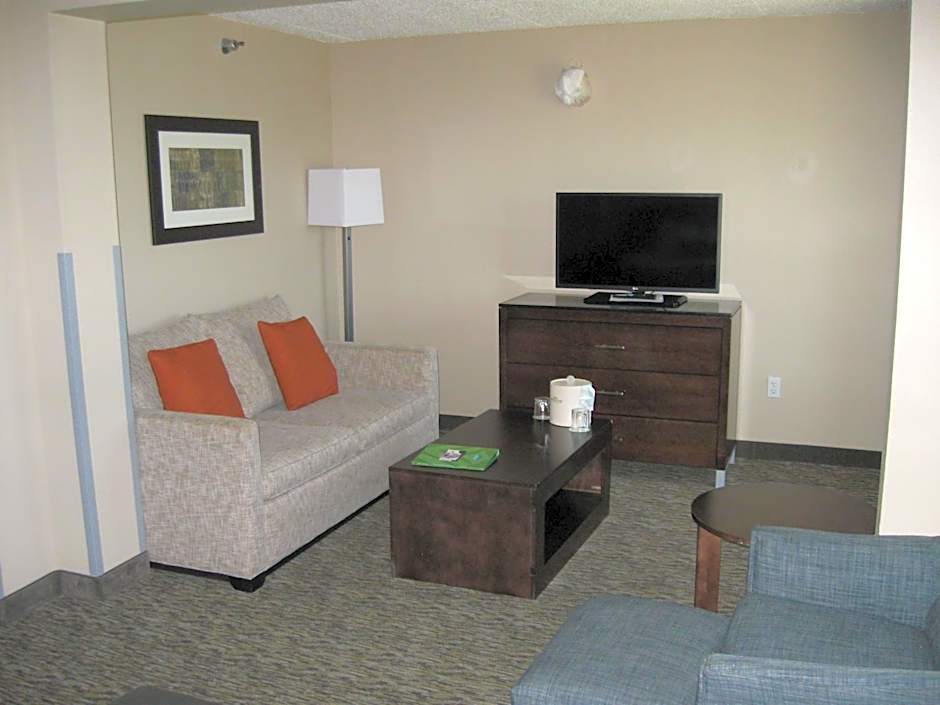 Wingate By Wyndham Fargo