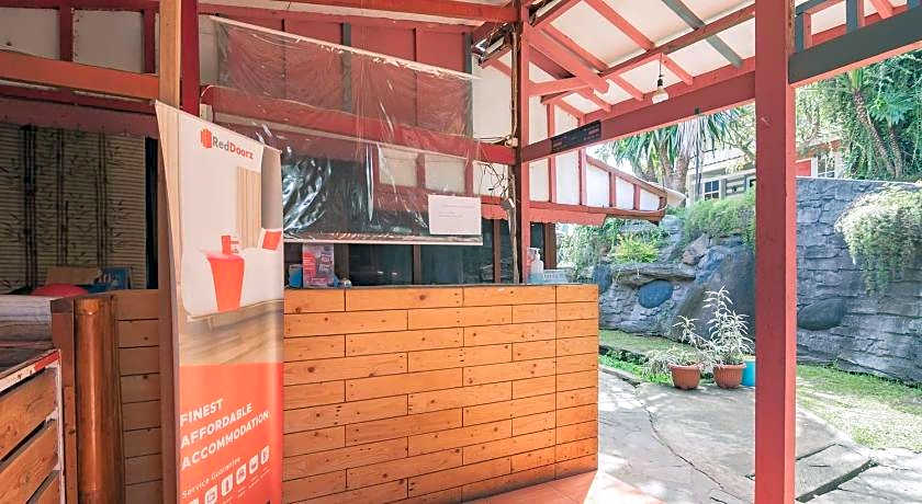 RedDoorz near Farmhouse Lembang