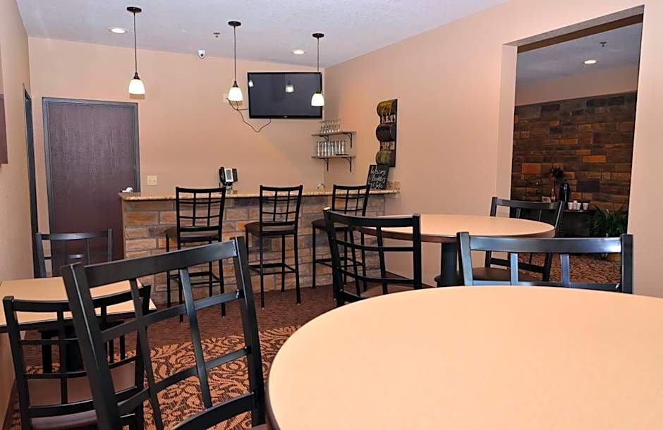 Cobblestone Inn & Suites - Clarion