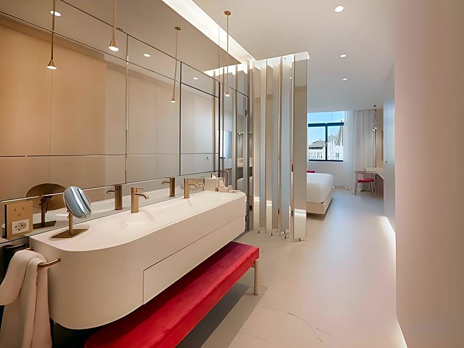 45 Times Barcelona Hotel