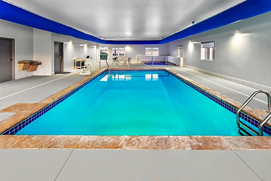 Spark by Hilton Rochester South