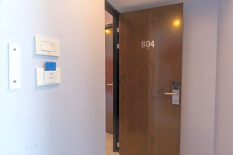 Spark Hotel - MRT Queen Sirikit