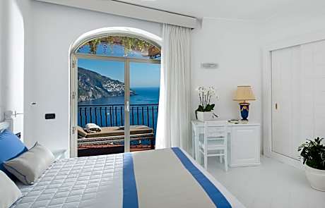 Classic Double Room with Balcony and Sea View