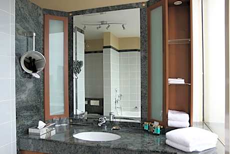 Junior Suite King Size Bed