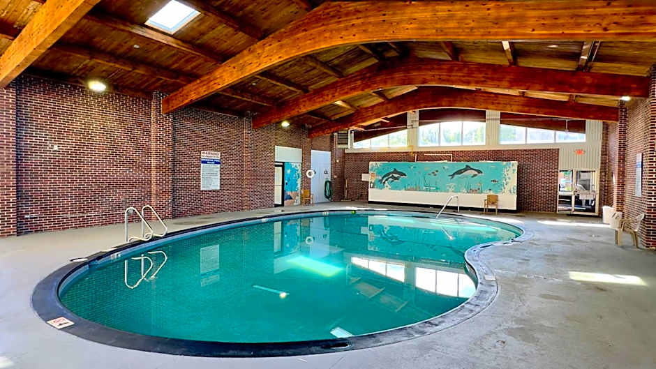 Riverview Inn & Suites