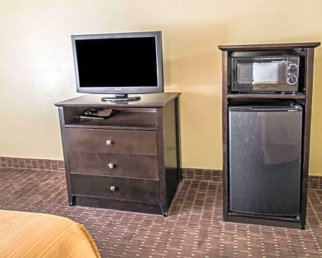 Queen Room with Two Queen Beds - Accessible/Non-Smoking