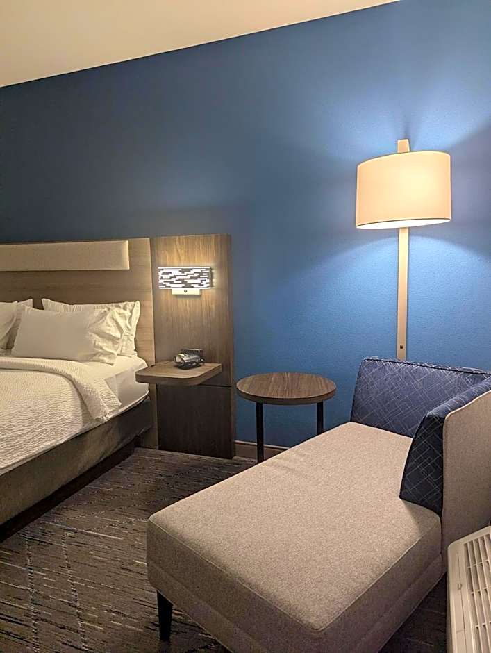 Holiday Inn Express Hotel & Suites Loveland By IHG