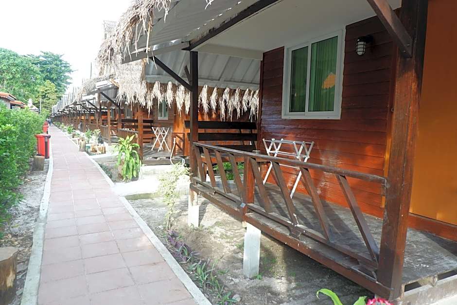 Charming Lipe Beach Resort